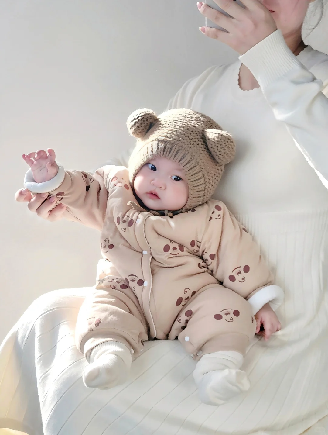 6月龄娃实现“穿衣自由”