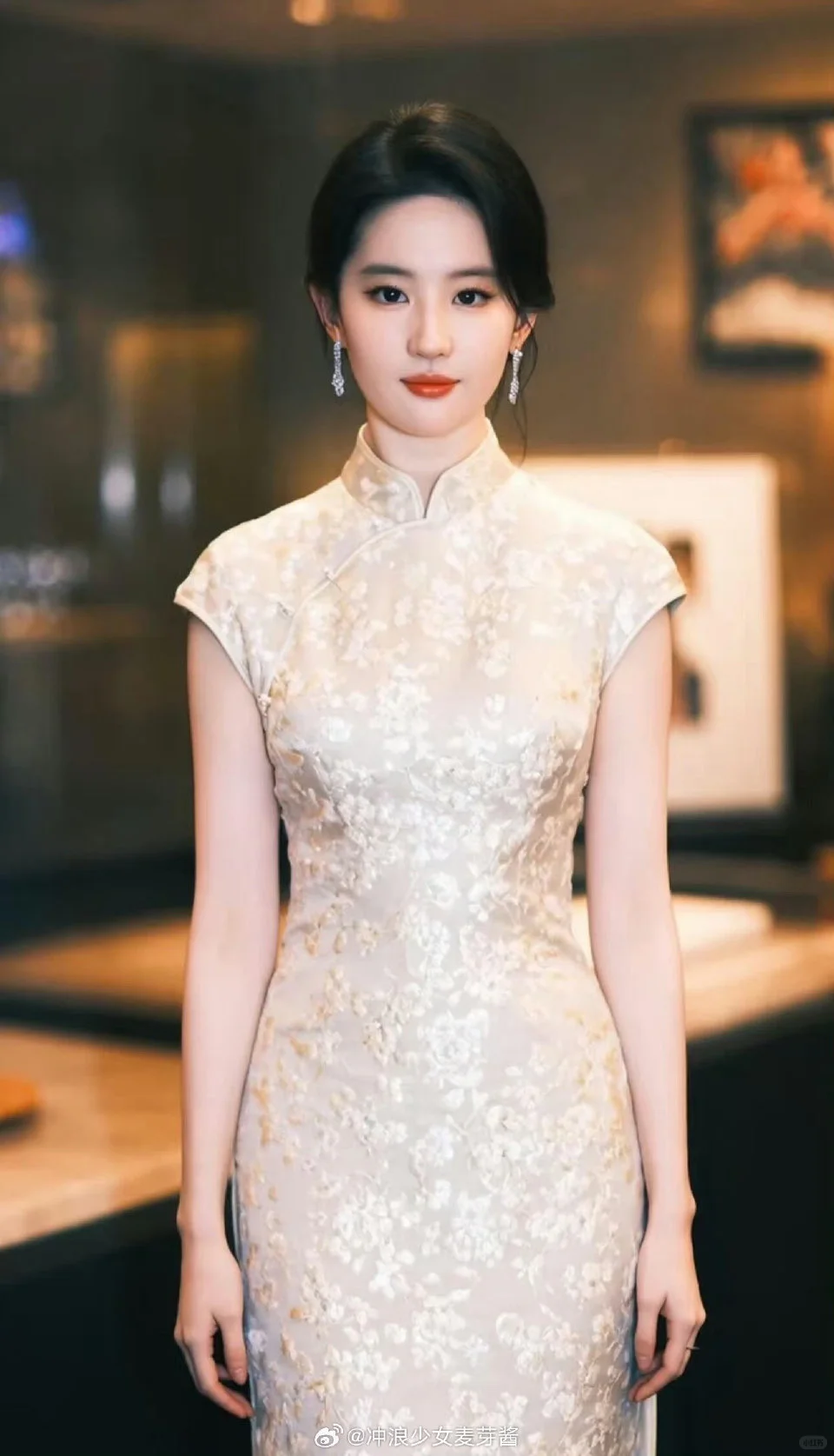 刘亦菲 一袭旗袍，气质如兰！