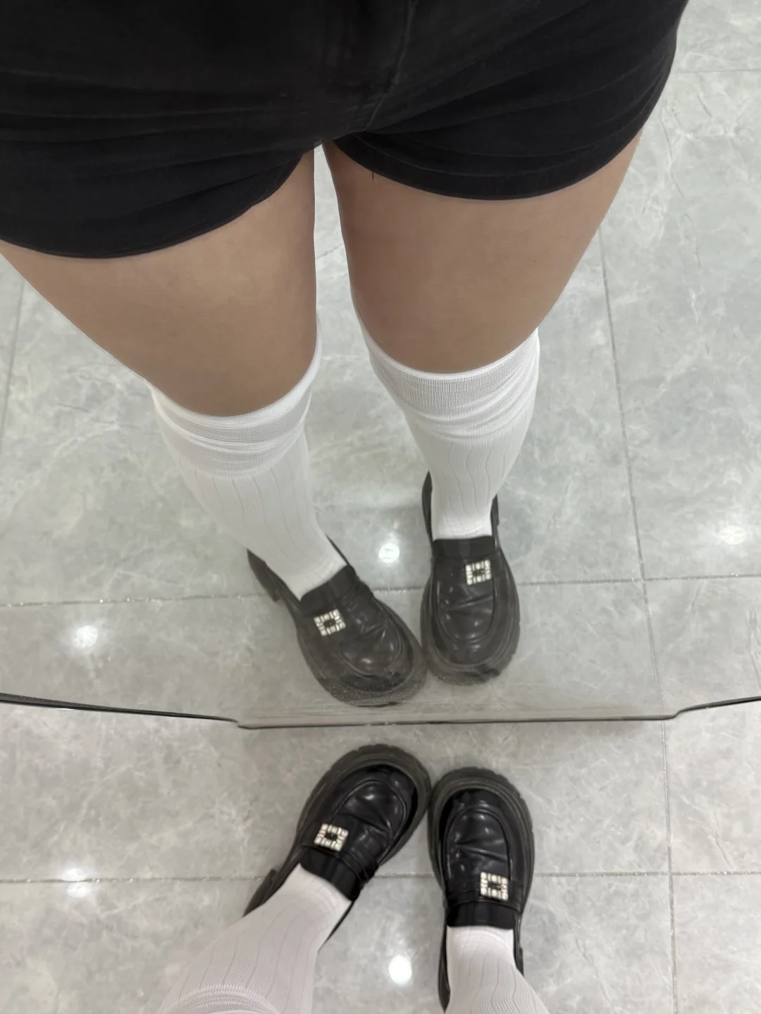 好喜欢我的白色过膝袜