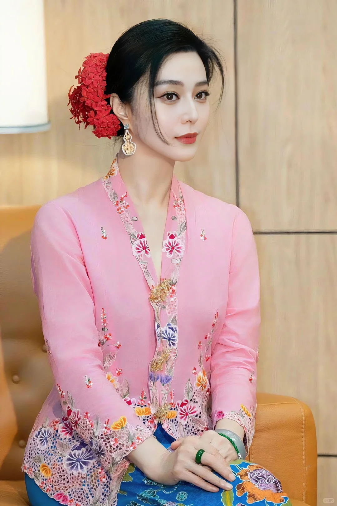 我就说范冰冰的容颜是倾国倾城谁赞成谁反对