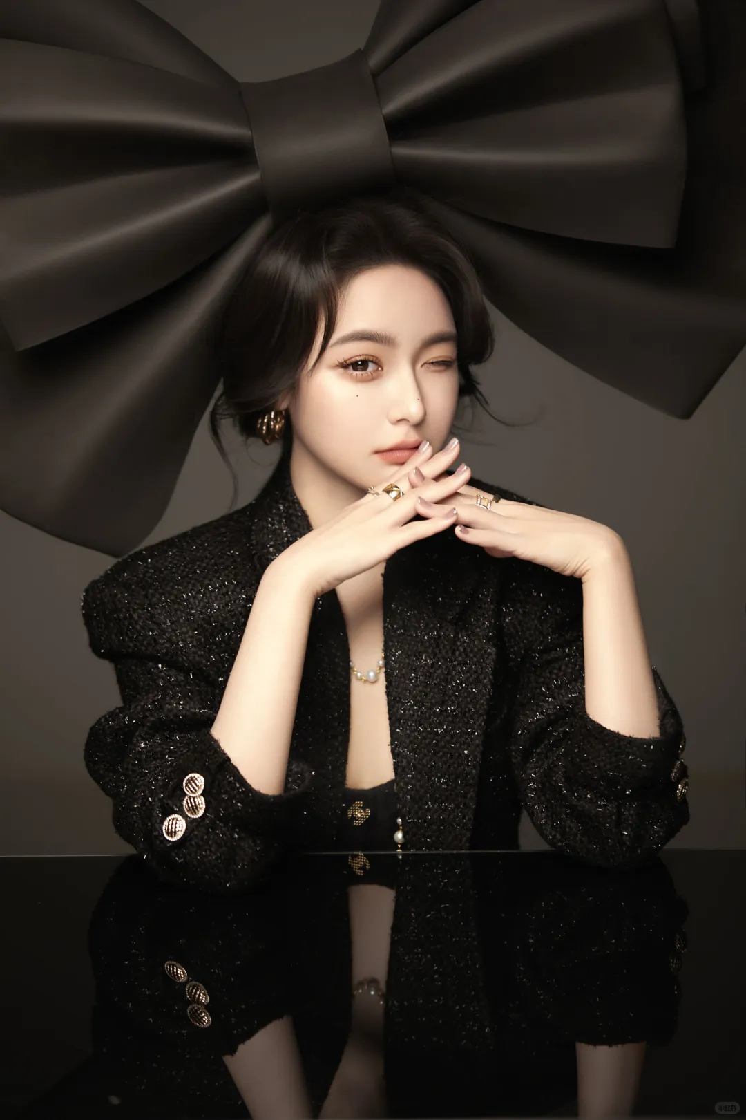 这组性感不低俗的高级黑丝写真，斩男又斩女