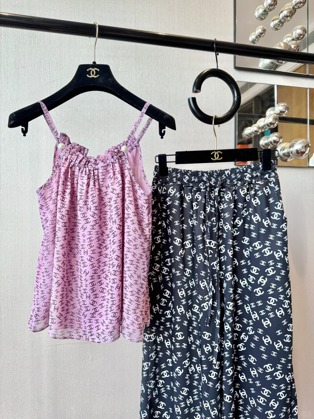 成都女装工作室｜真实实拍｜小香满印清凉吊带