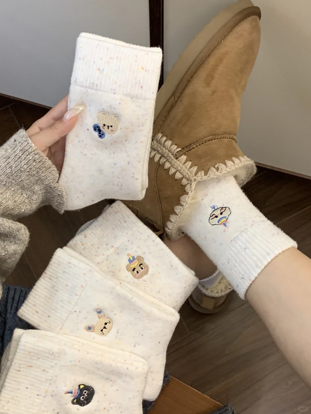 自带暖宝宝效果的袜子！点子啥刺绣可爱！