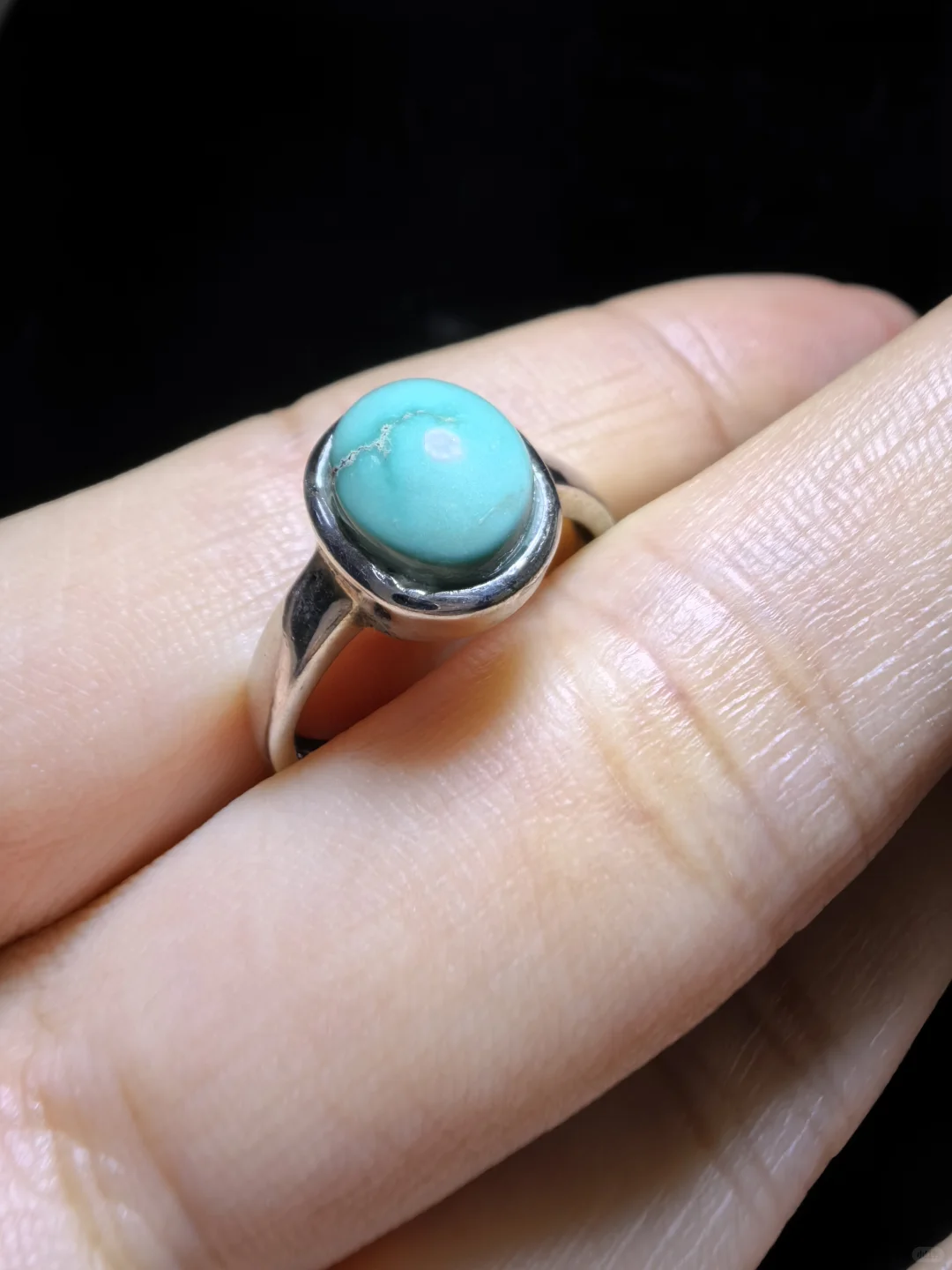 纯天然原矿绿松石高瓷蓝女戒，清新淡雅，精