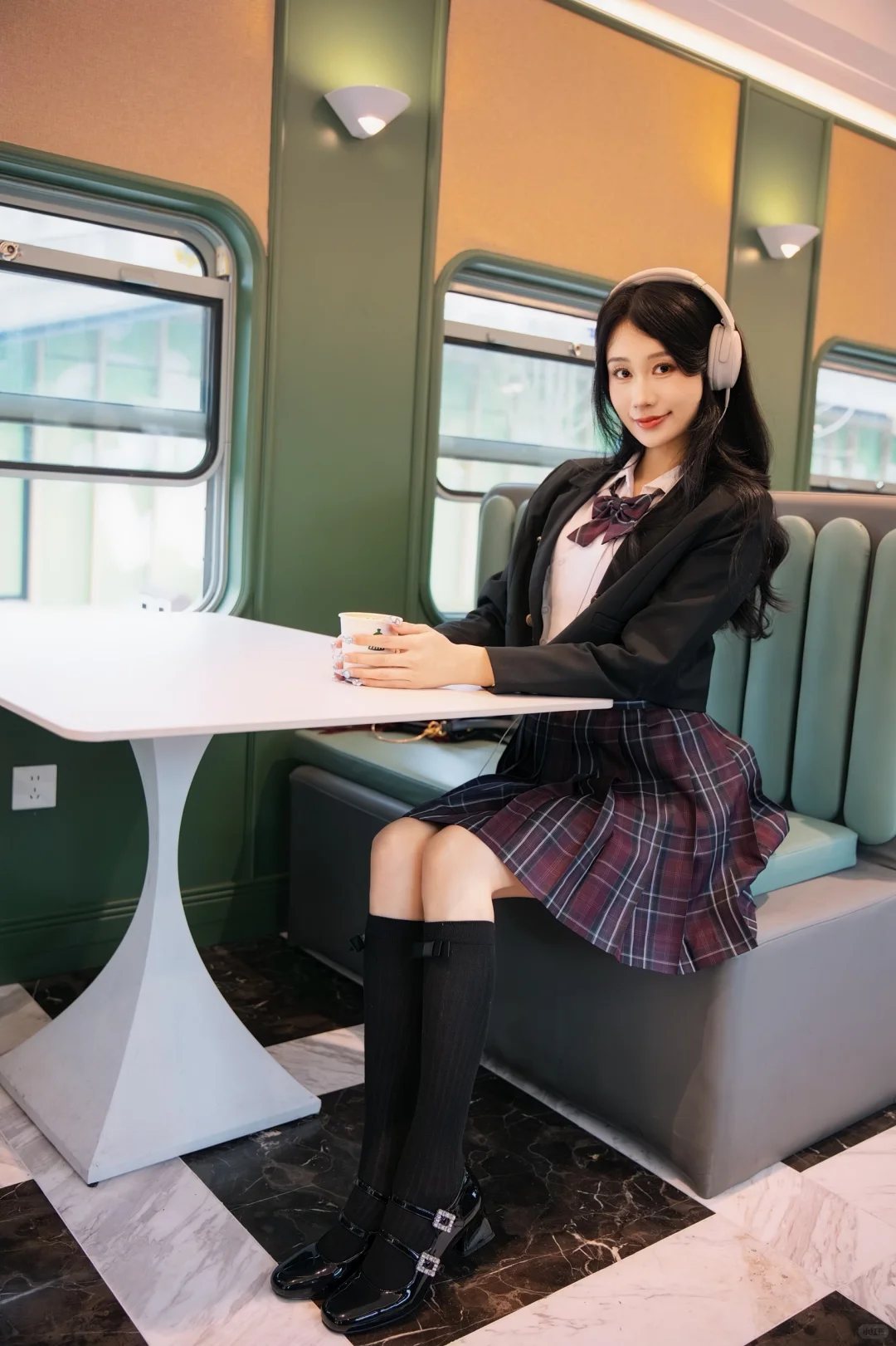 那个穿jk的长发女孩儿