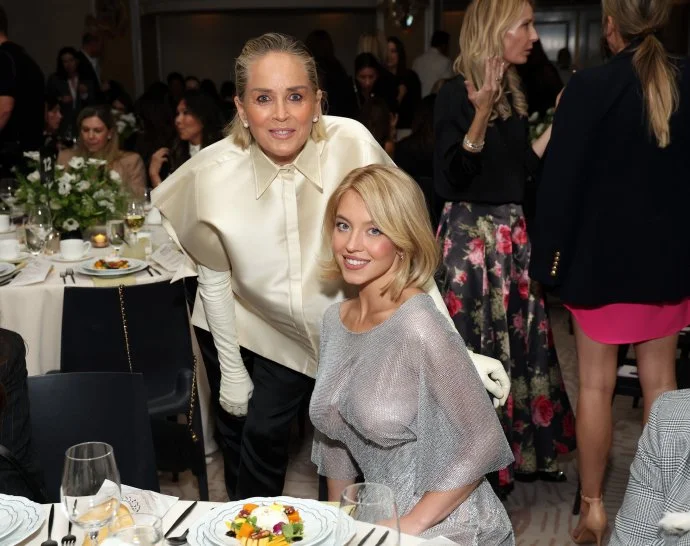 西德妮·斯威尼出席本年度《综艺》杂志女性力