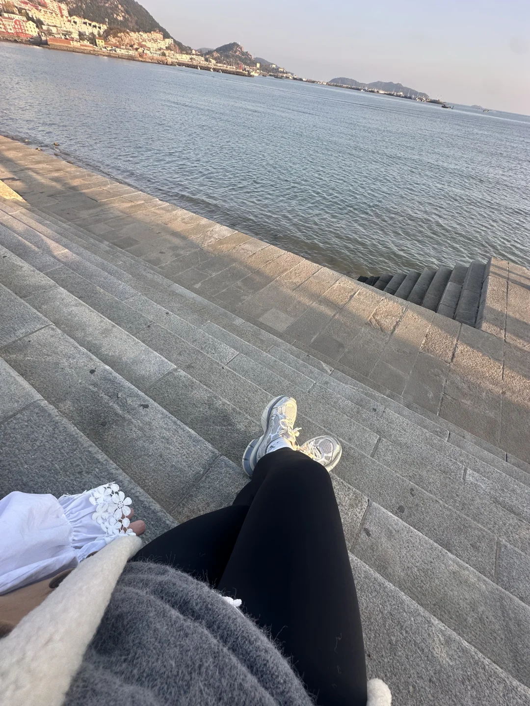 穿着鲨鱼裤来海边吹海风🌊