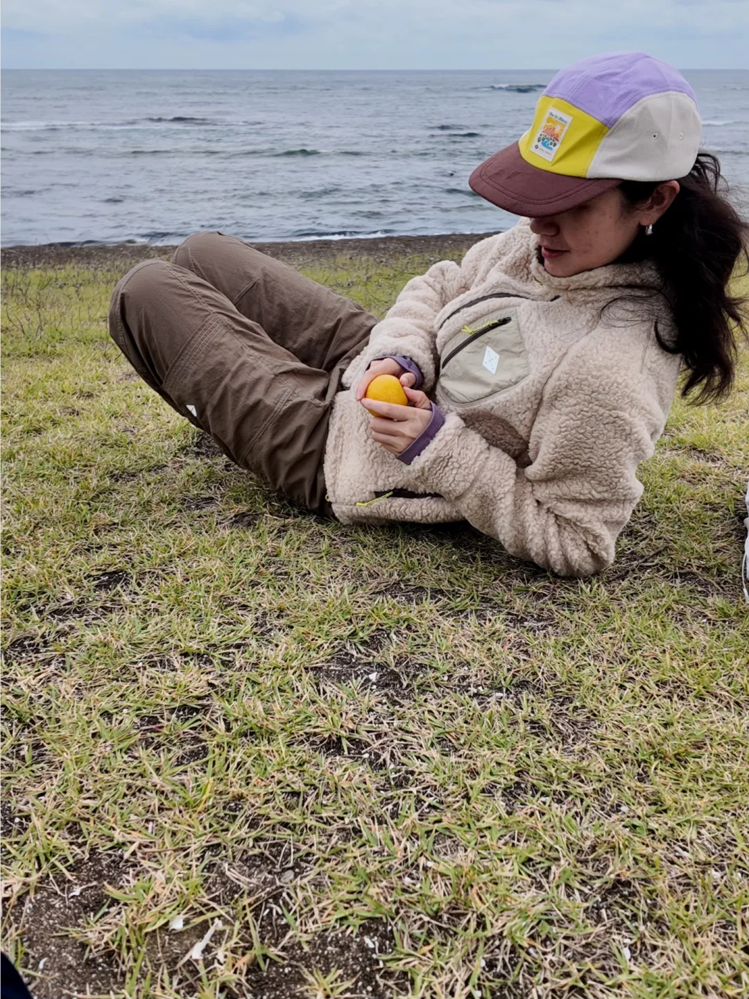 海边起风了，幸好有这条「软绒屏障」裹住温柔