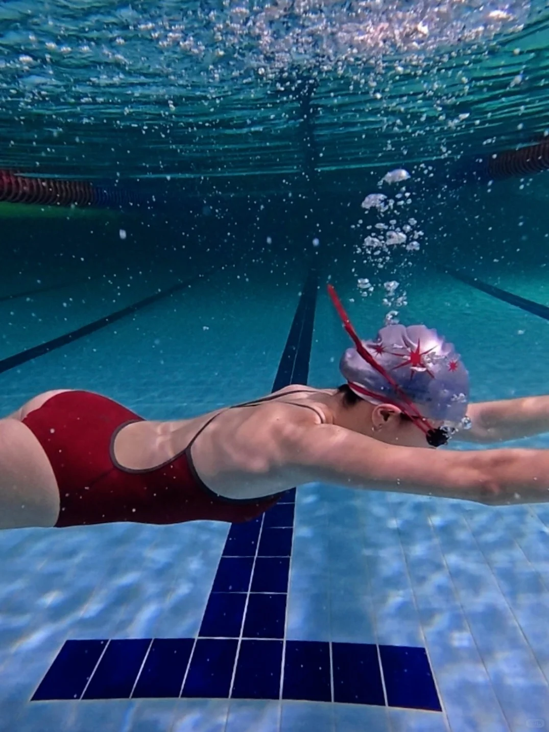 冬天六点起床游泳的人，是把“狠”刻进DNA