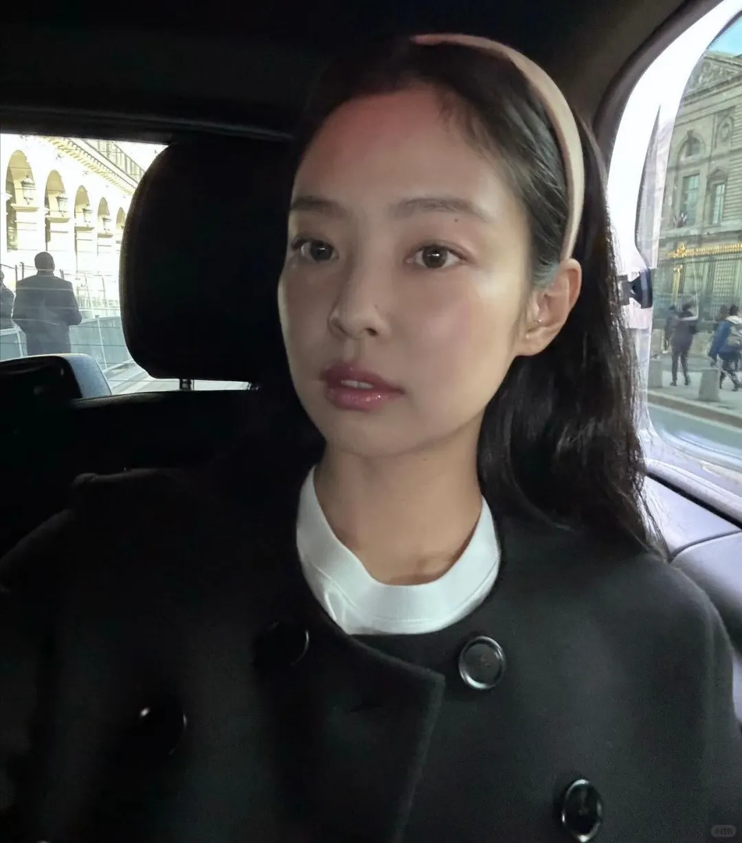 Jnenie 早期素颜头像