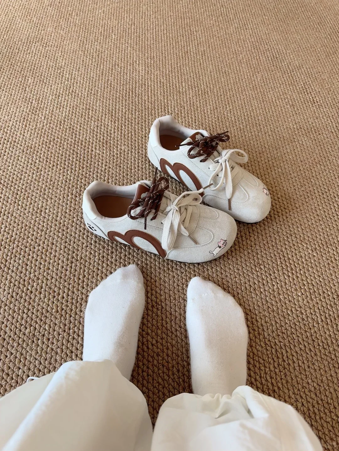 我的鞋柜一角，鞋子太多啦～