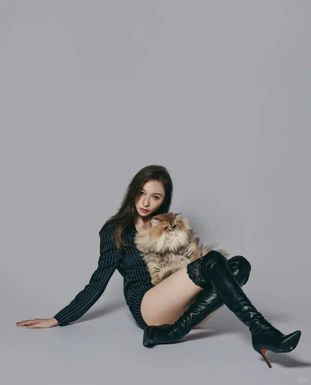 30岁港姐冠军被称“性女”！再拍突破性感照