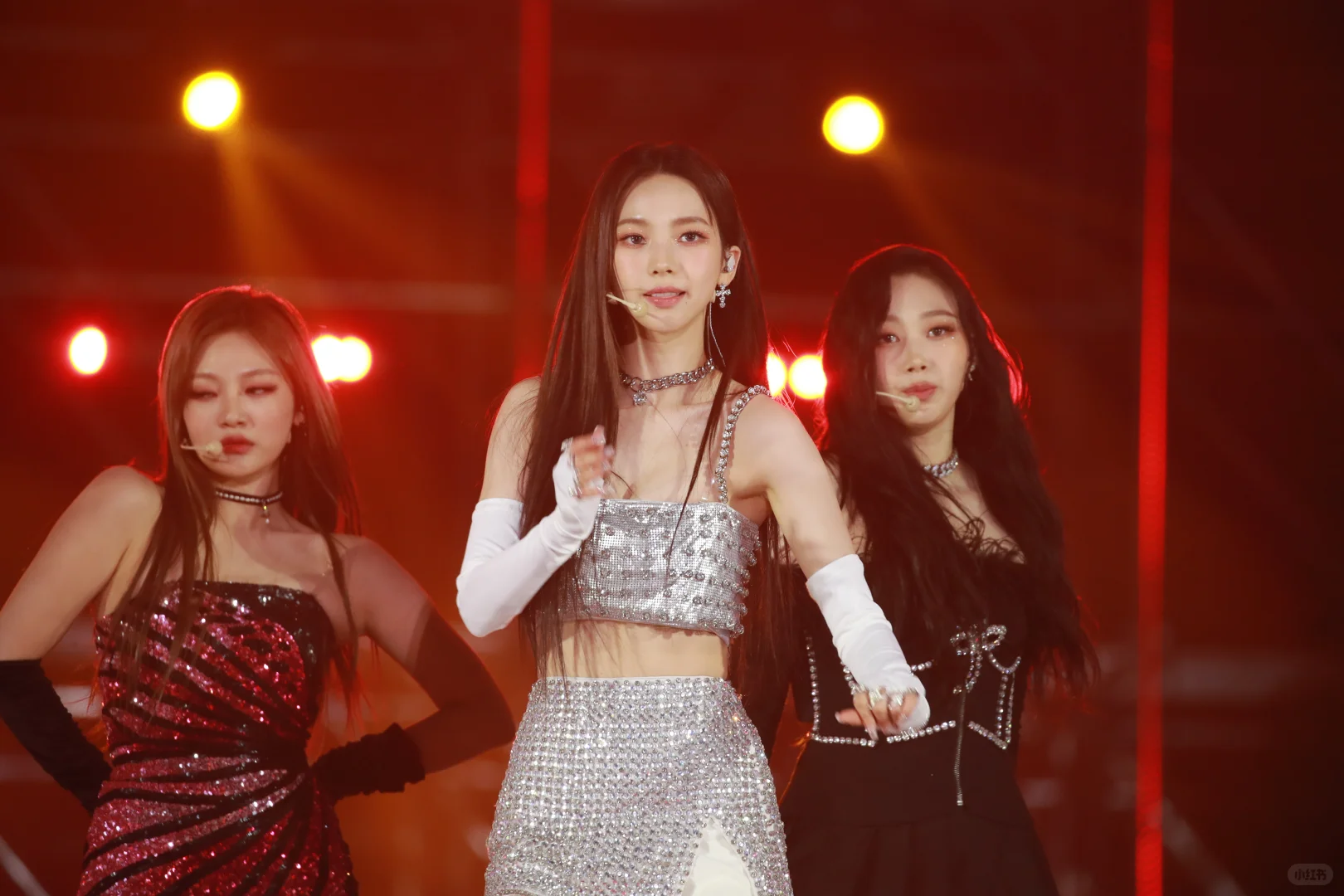 柳智敏 闪钻吊带 亮裙 舞台 ［301P］