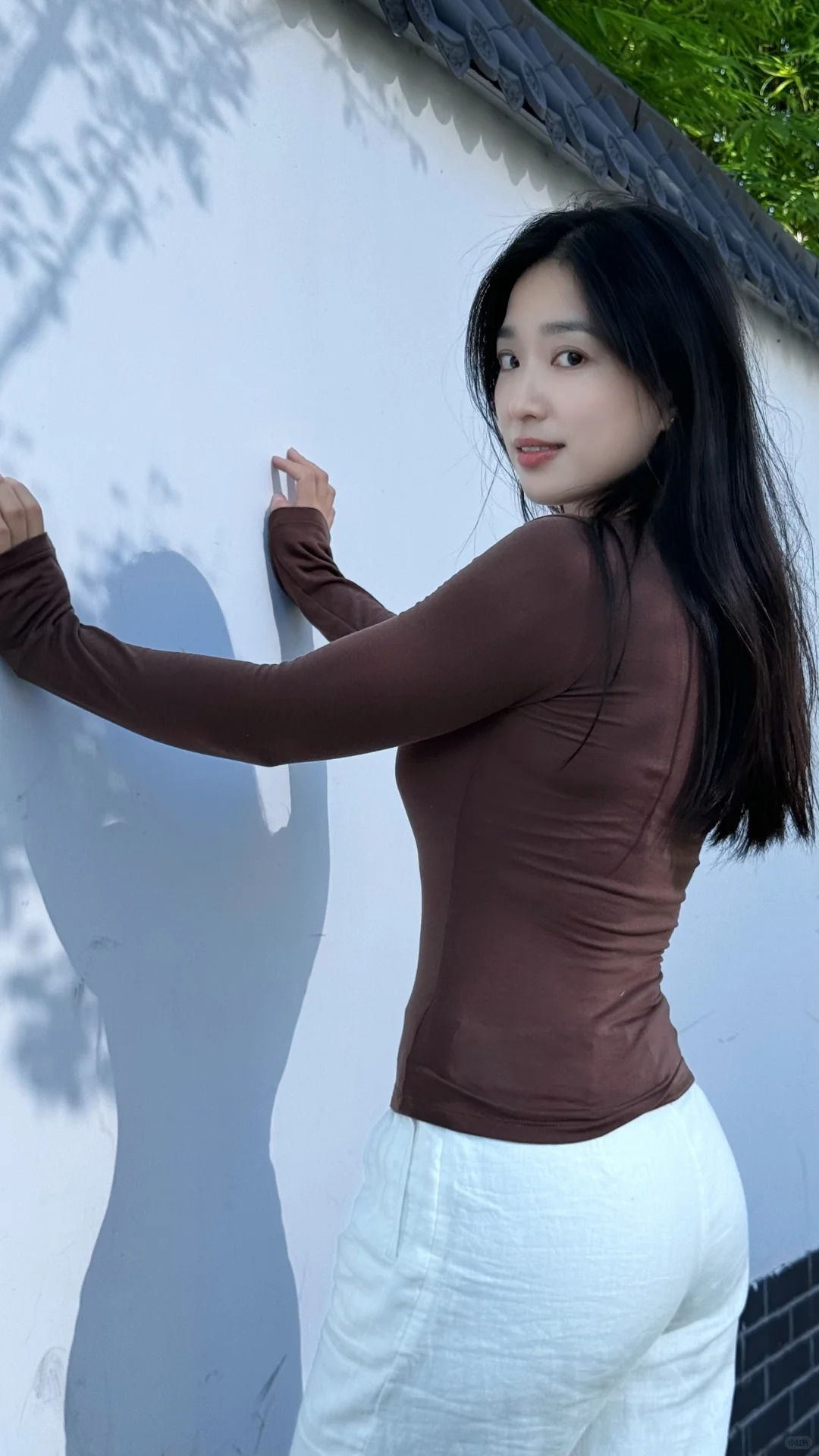 当阳光洒在墙面上