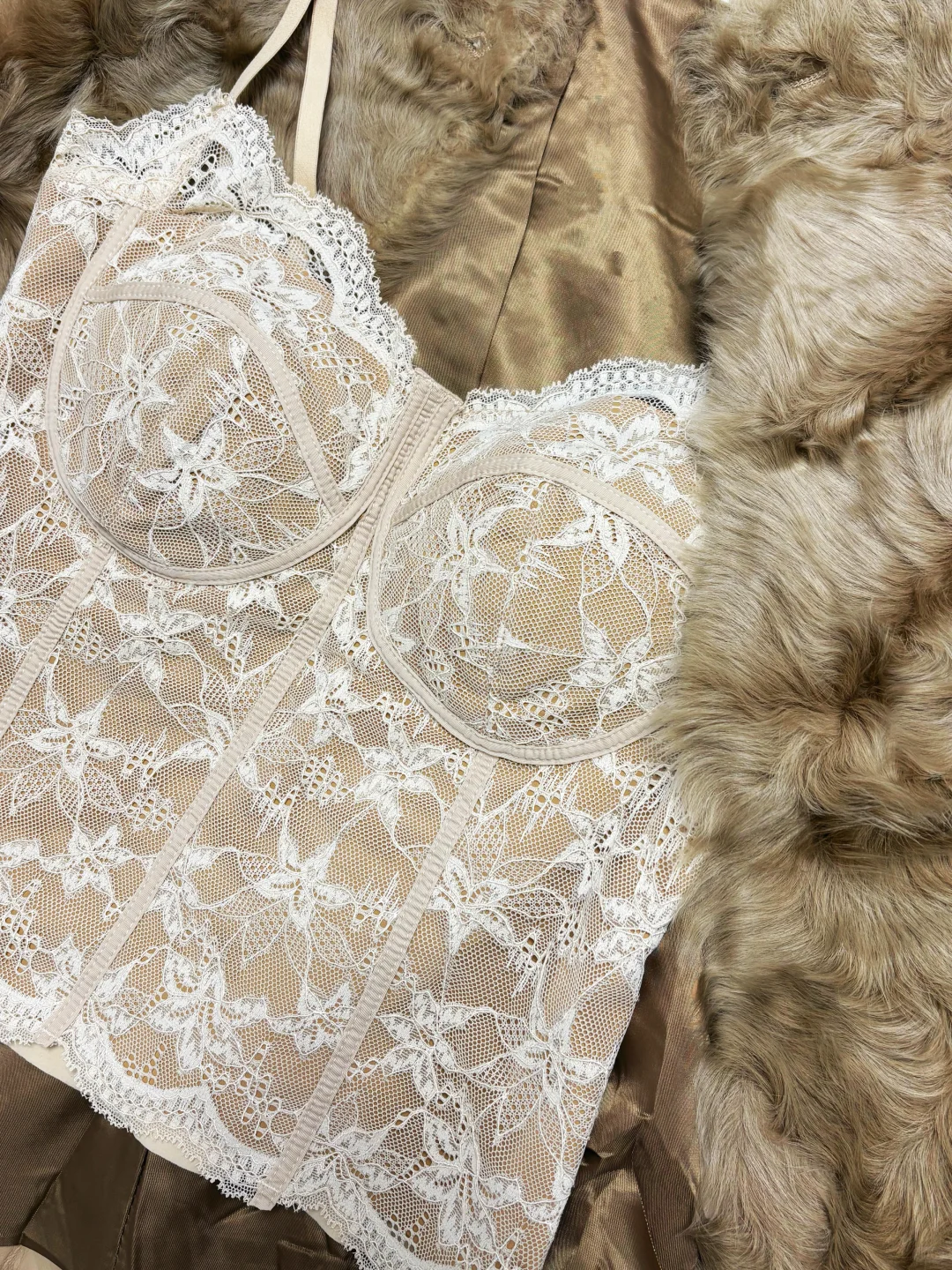 冬日属于美女宝宝的蕾丝背心 绝了