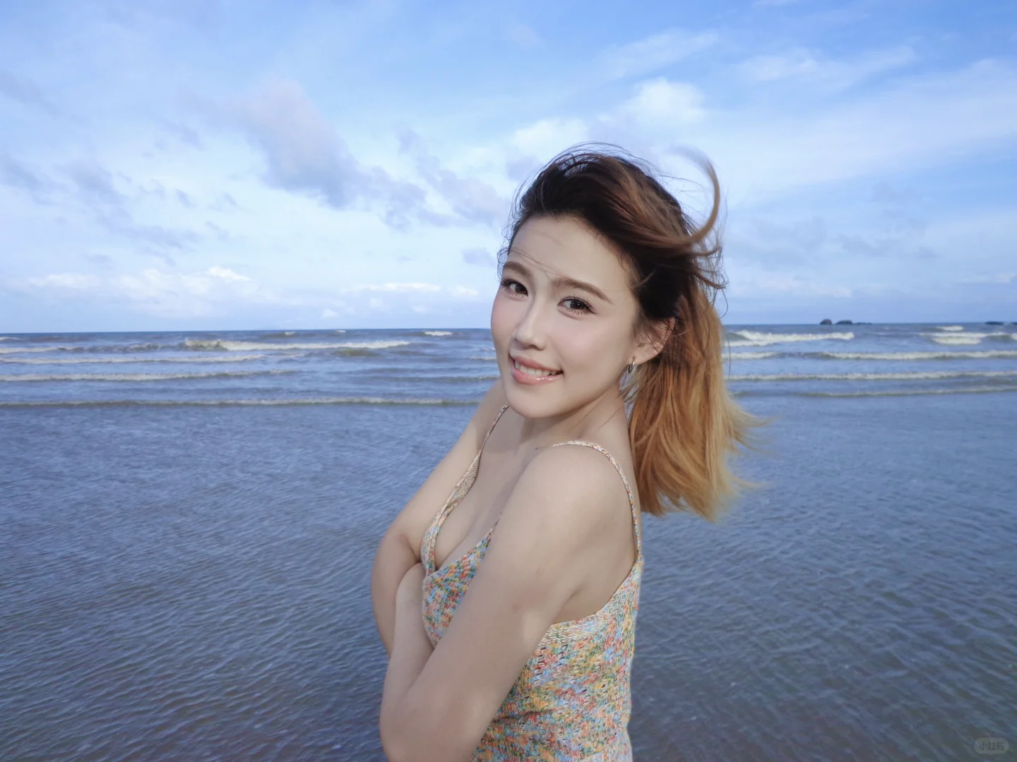 在一个下午来到了没有人的海边就拍出了。。。