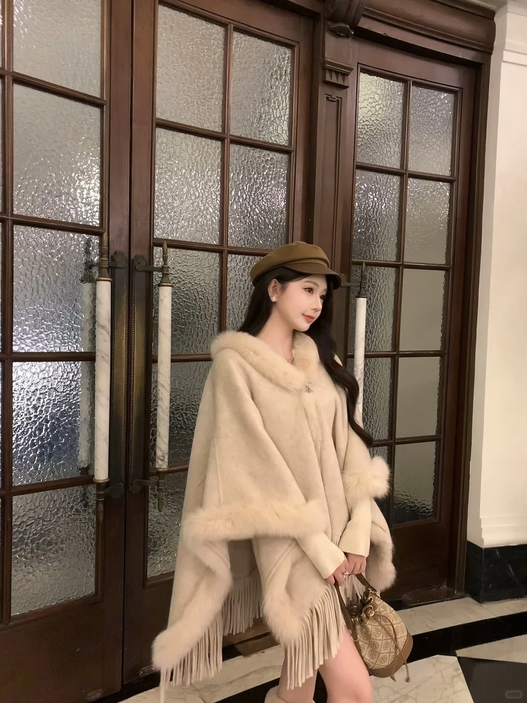 整条街温柔的风都是斗篷吹的🤎