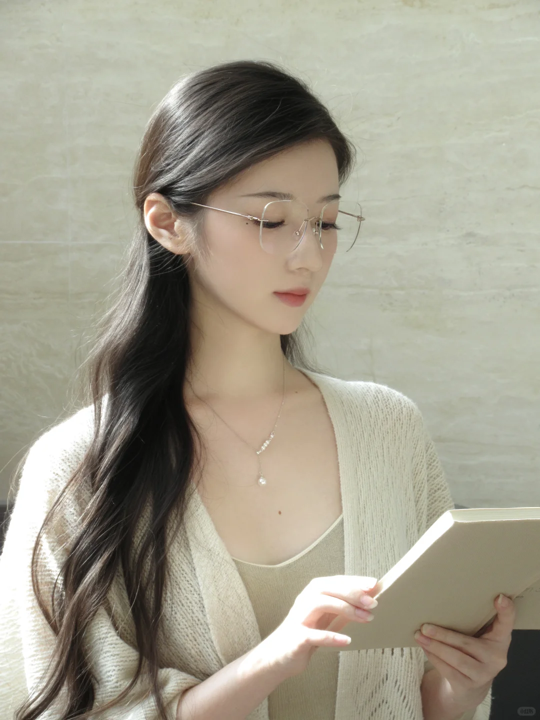 清冷矜贵的书卷气