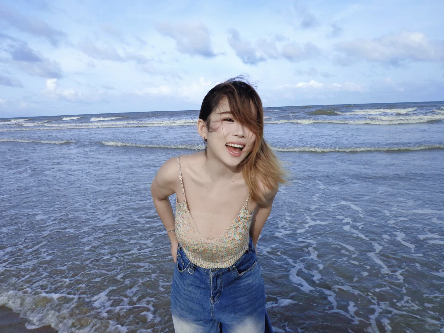 在一个下午来到了没有人的海边就拍出了。。。