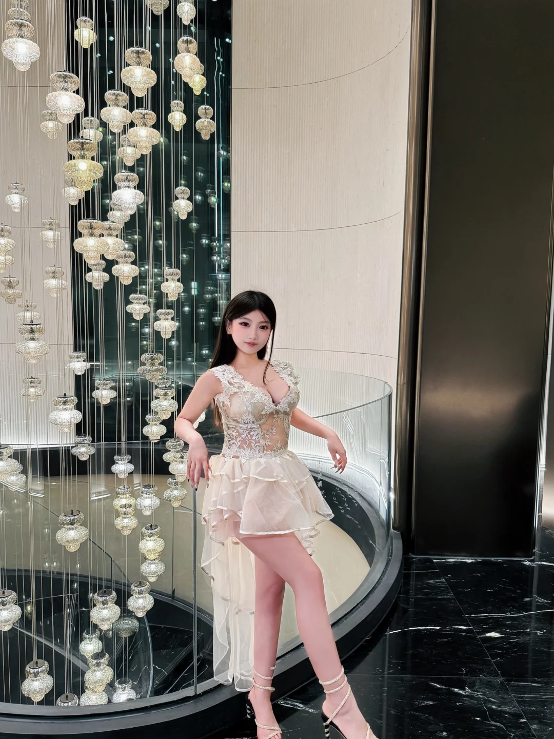 性感不是穿的少 而是眼神刚刚好