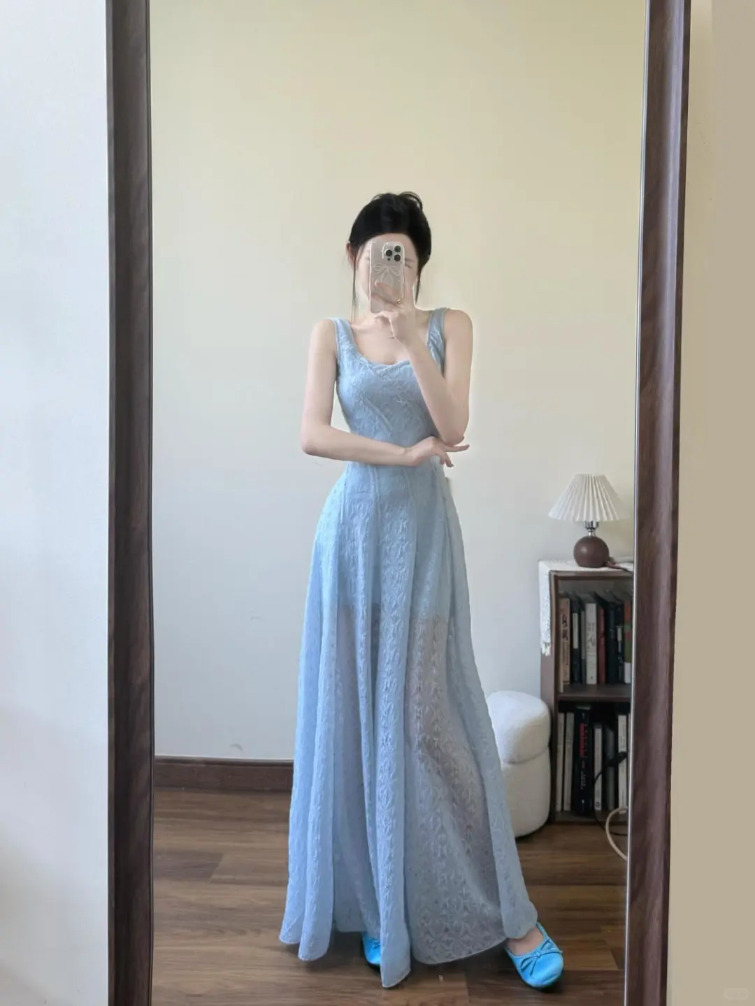 把夏天穿的又凉又美！哥弟纯欲裙我锁住了