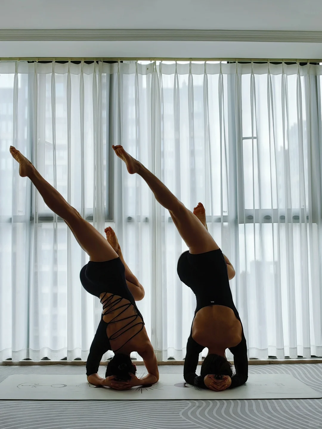 线上瑜伽|和闺蜜来场双人瑜伽吧