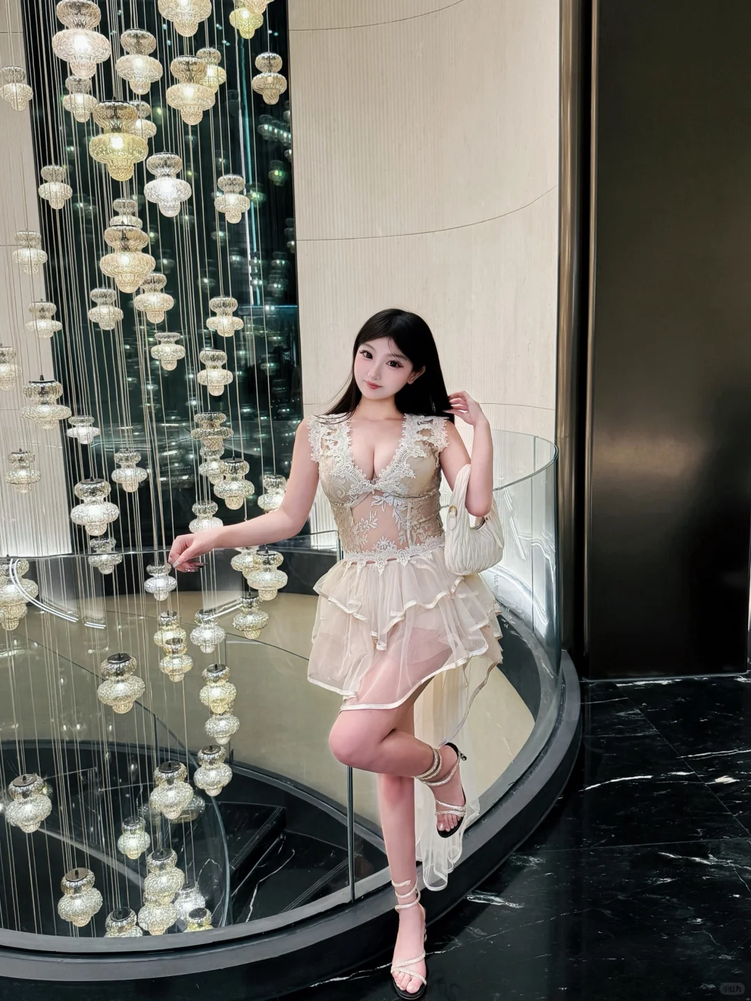 性感不是穿的少 而是眼神刚刚好