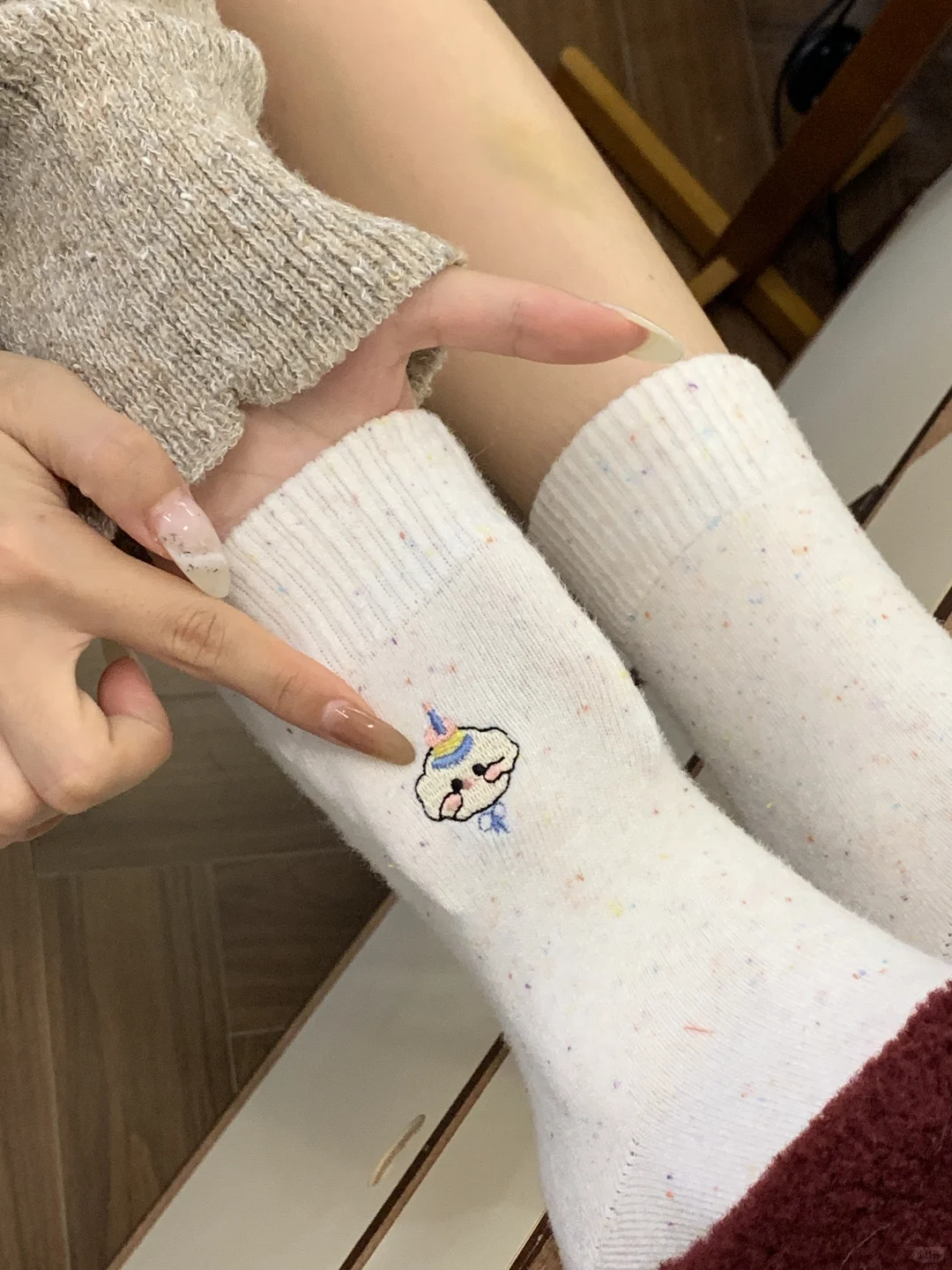 自带暖宝宝效果的袜子！点子啥刺绣可爱！