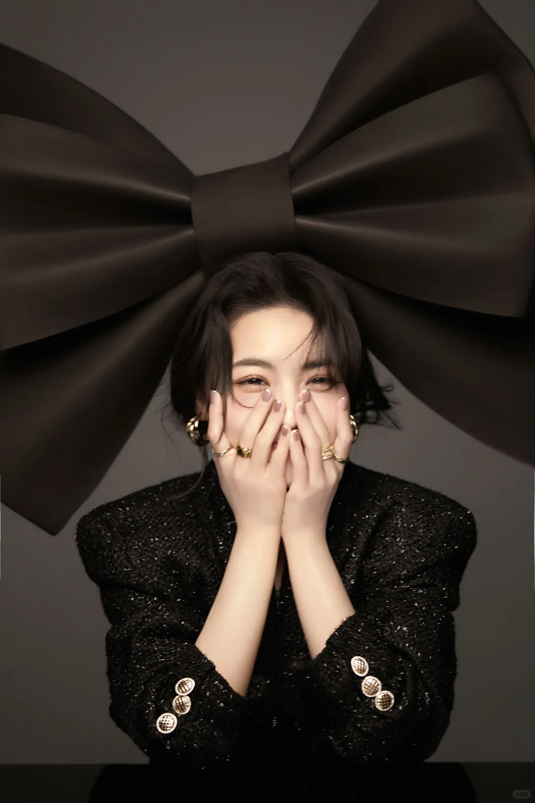 这组性感不低俗的高级黑丝写真，斩男又斩女