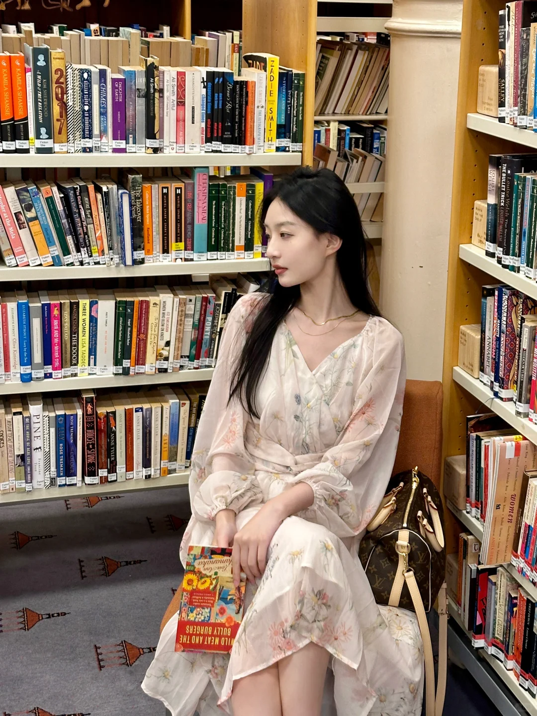 朋友说这身好少妇