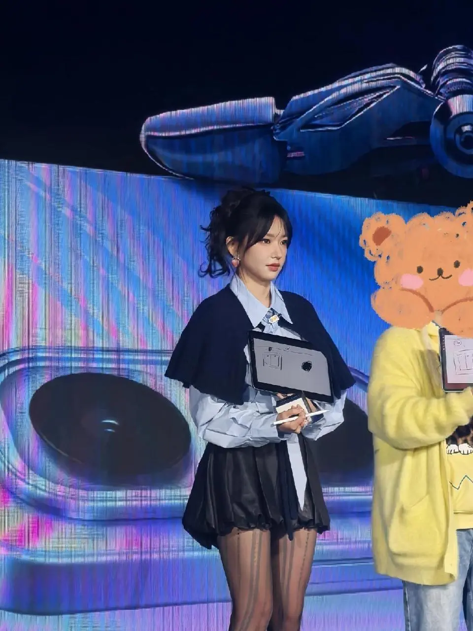 程潇 披肩装嫩 黑丝藏辣