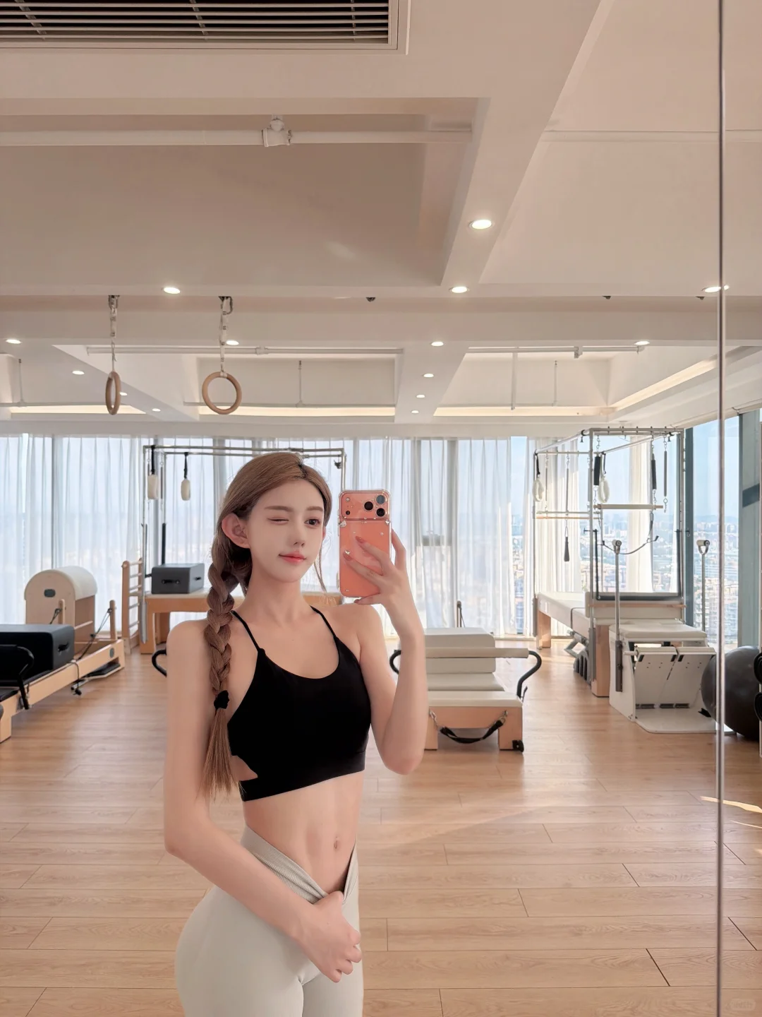 巨好穿的瑜伽裤，尽显腰臀比