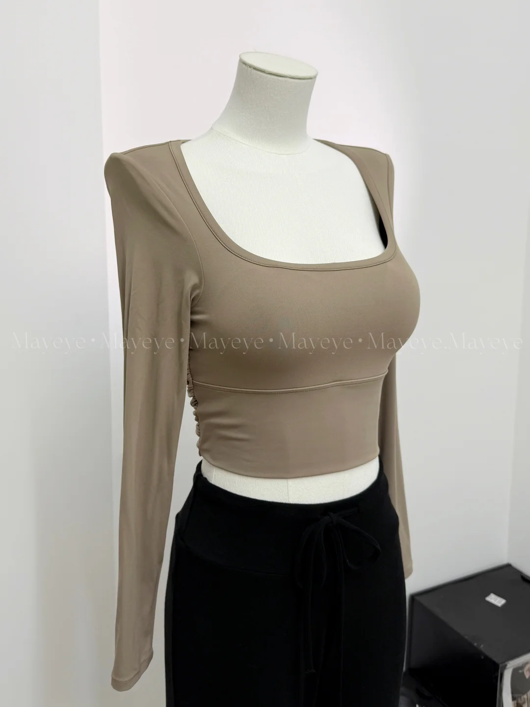 软乎乎瑜伽服！方领露背还不用穿内衣