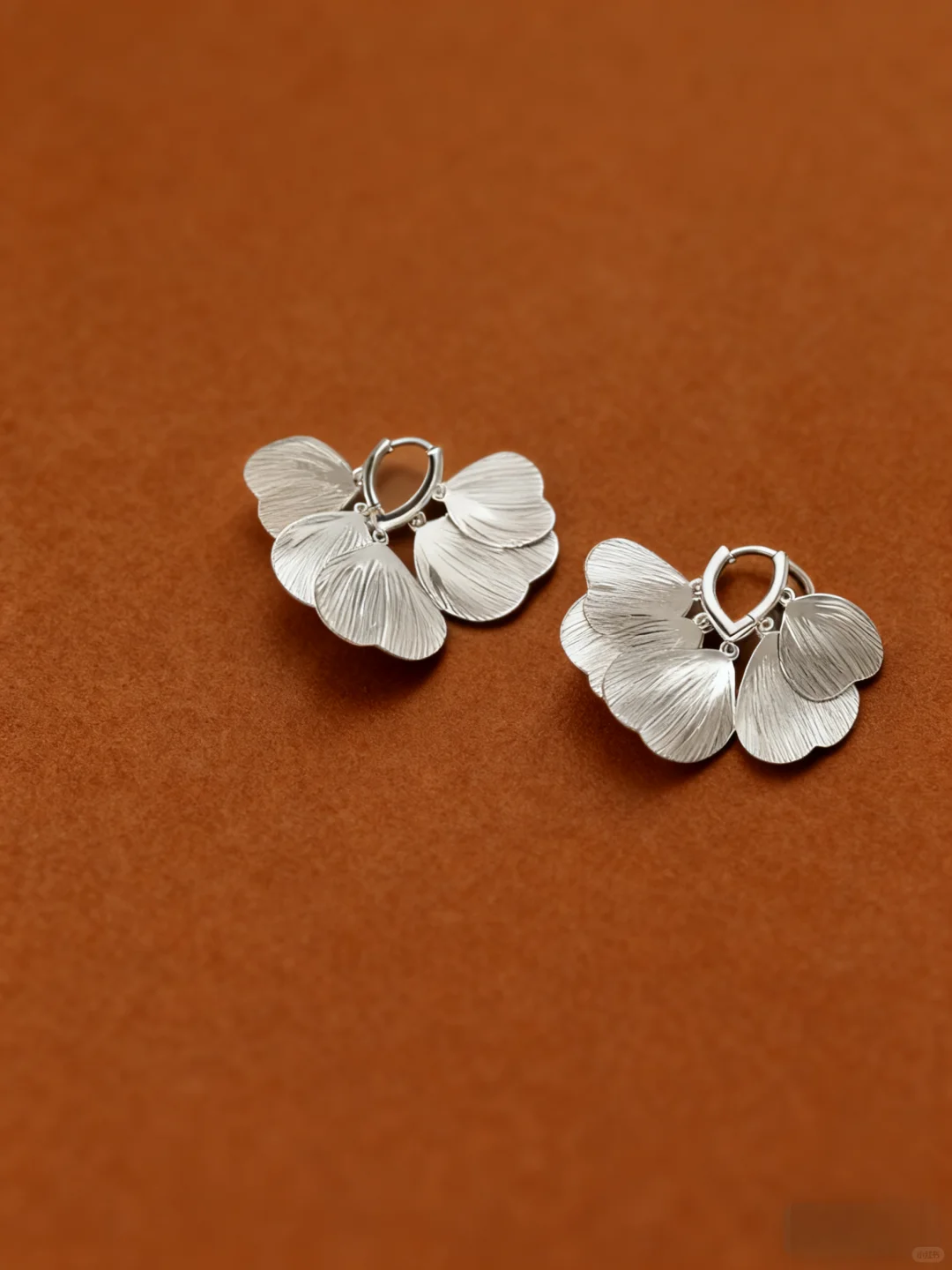 戴对一对耳饰就能拥有小V脸，变美作弊神器