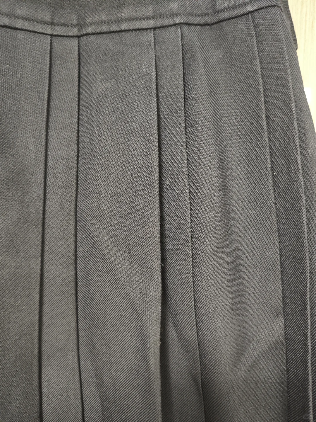 【记录】宽腰封带刺绣重褶绀裙