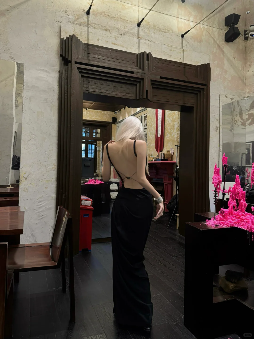 The backless dress of a pretty girl