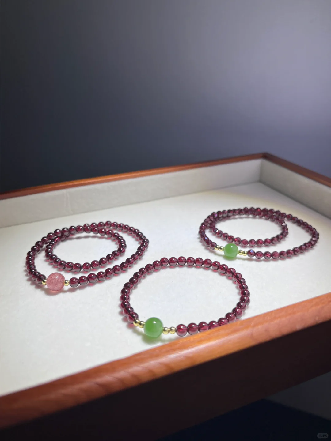 救命！原来这么多女明星（图2-3）都爱戴石榴石