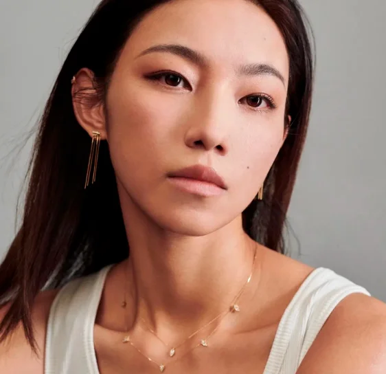 爱惨这酷飒的姐感 被那尔那茜狠狠吸引