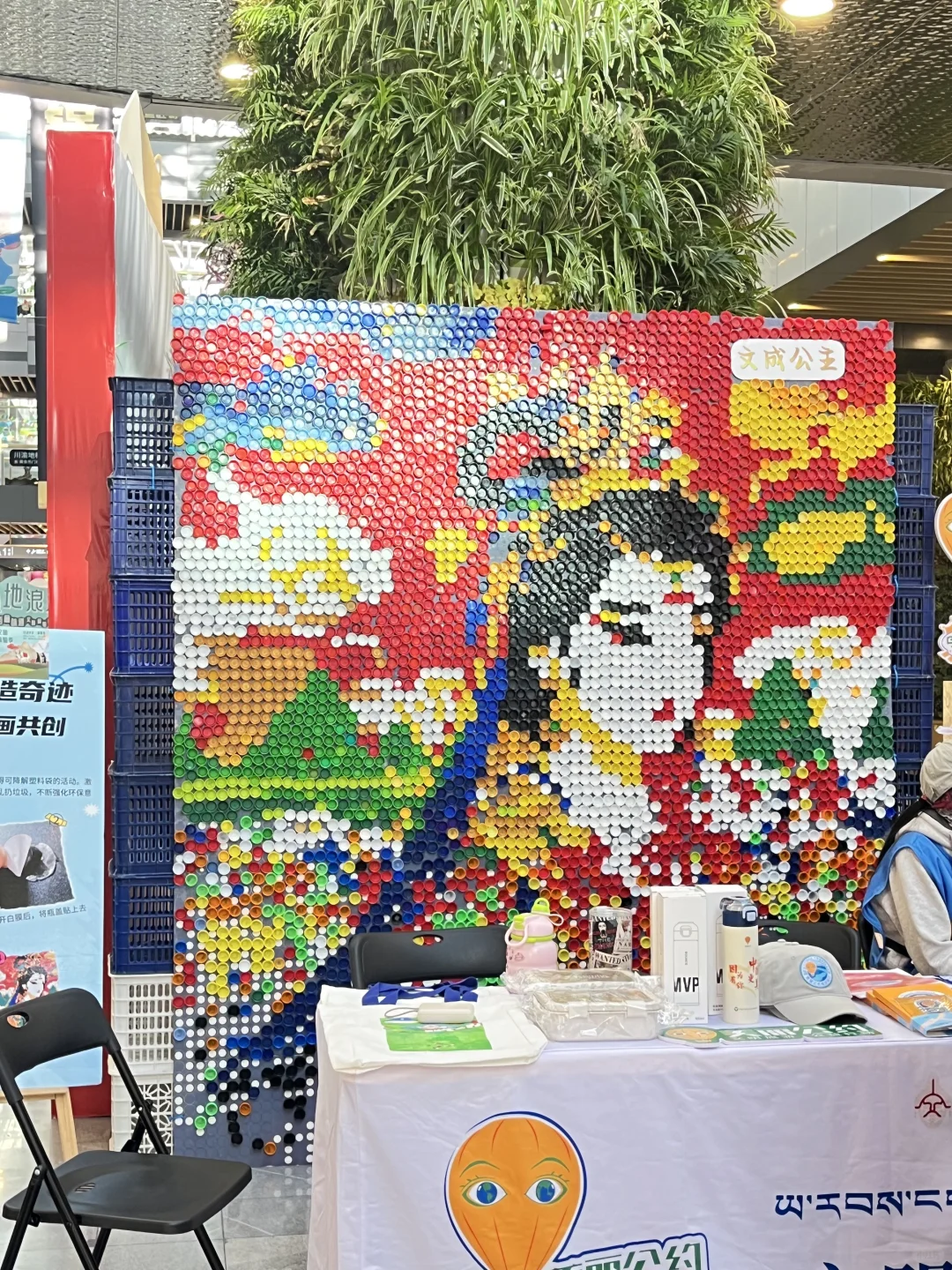 这两个女娃儿，已经累瘫了