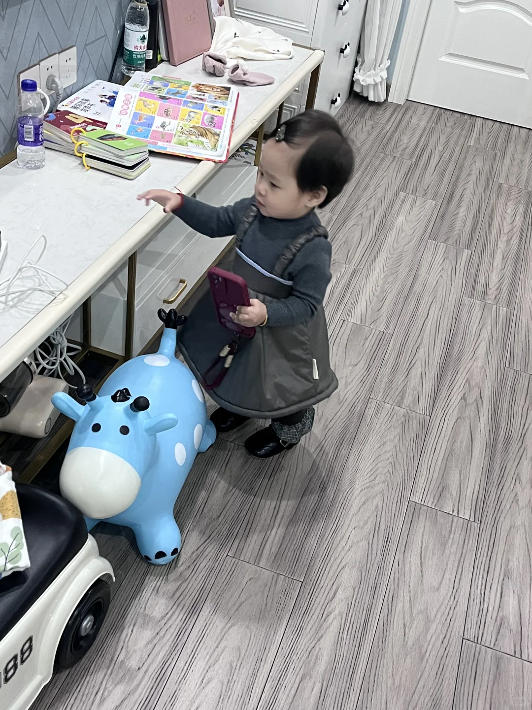 小圆点AlittleDot深秋灰裙子试穿