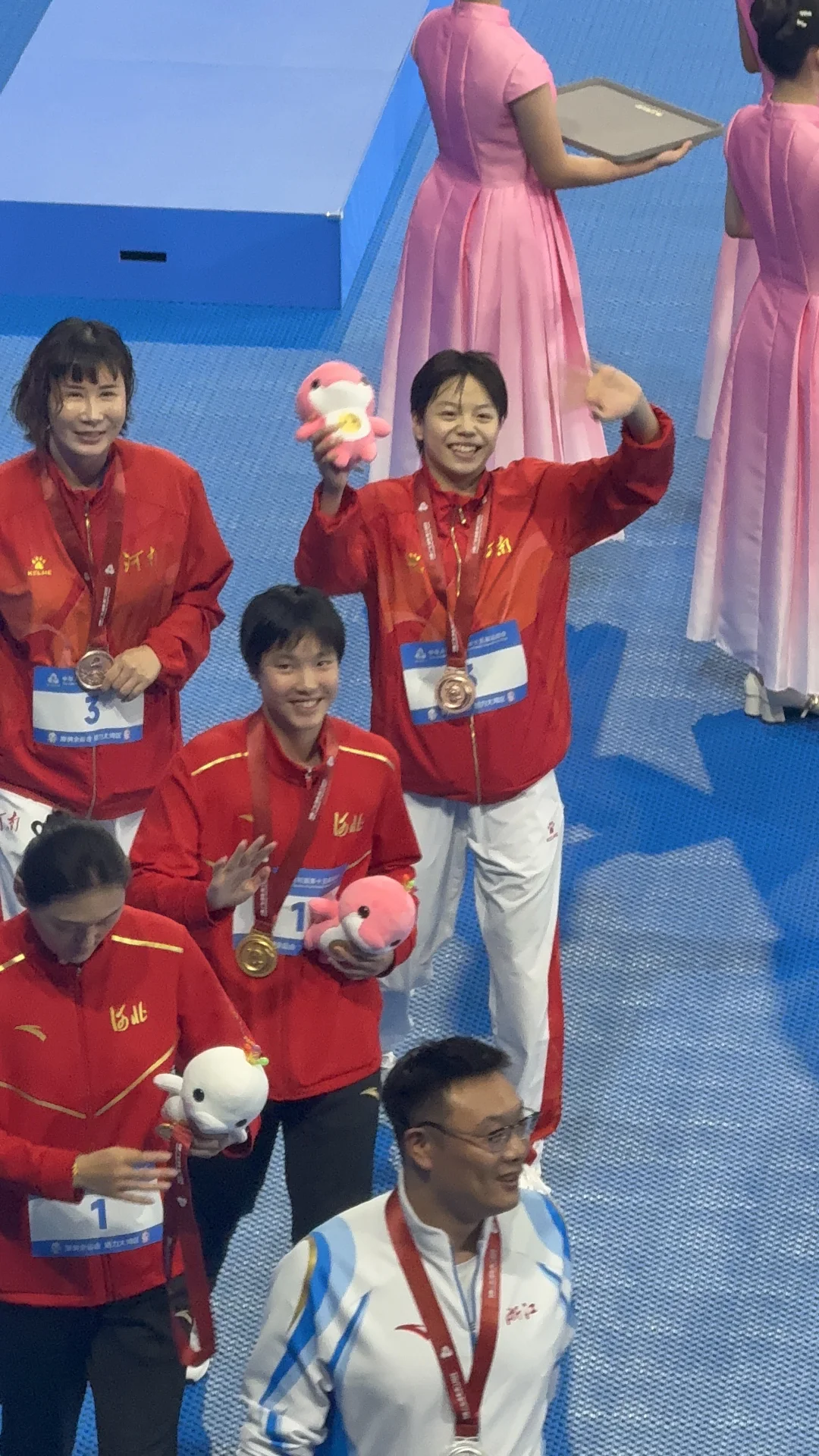 其乐融融的女宝们