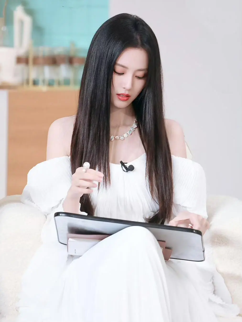 [美女简介＆绝美图片18张-徐艺洋]