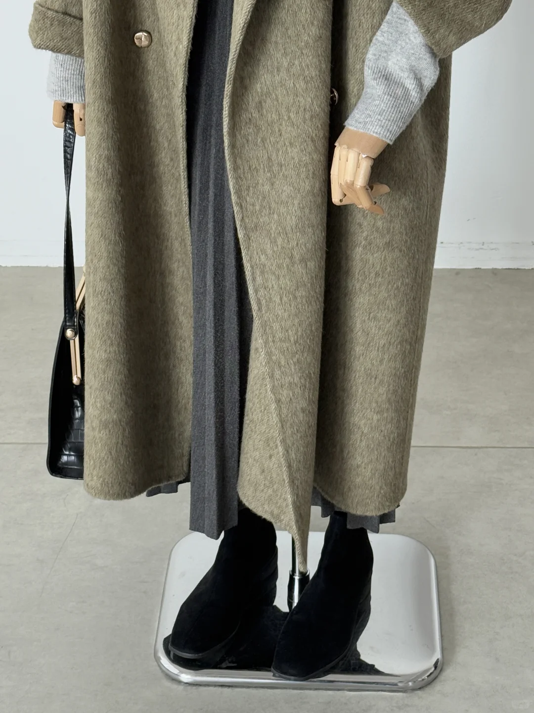 这件橄榄绿大衣的慵懒感~早八晚五很解压