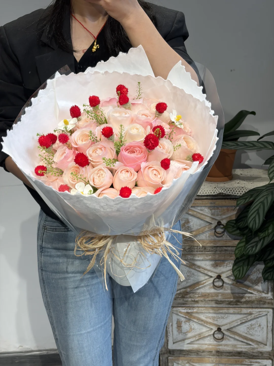 鲜花是爱情中的调味剂|凯瑟琳玫瑰妩媚动人