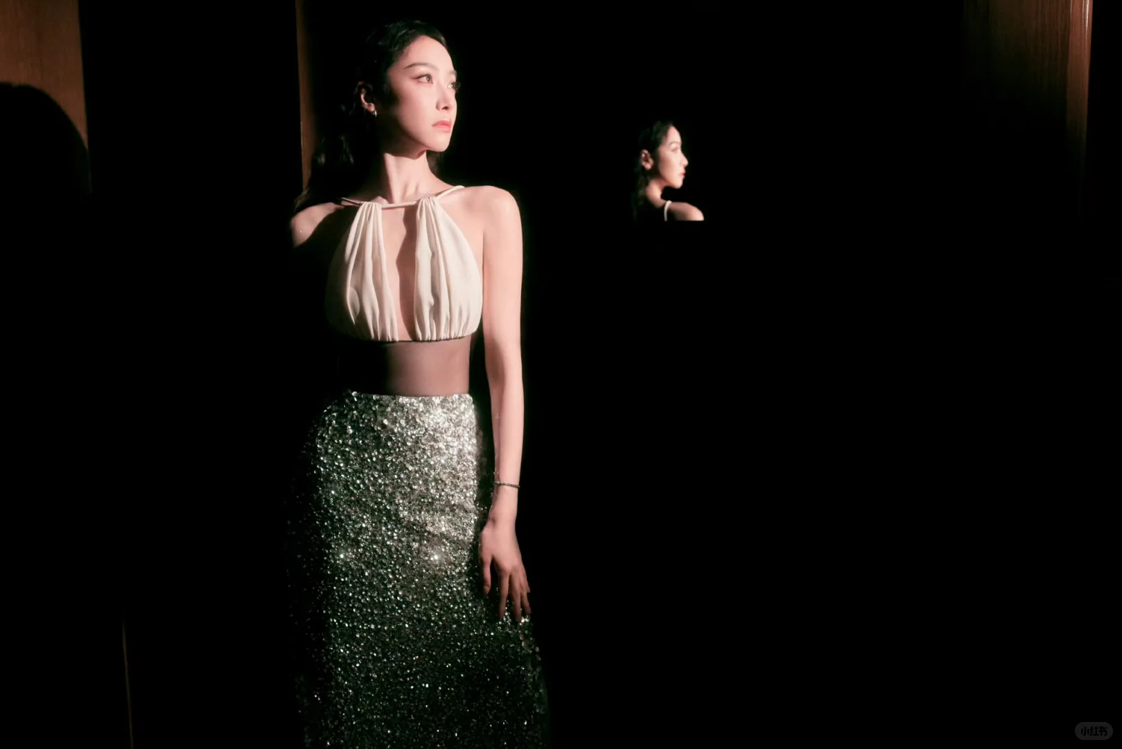 宋茜，LV 定制裙装也能穿的很有腔调！