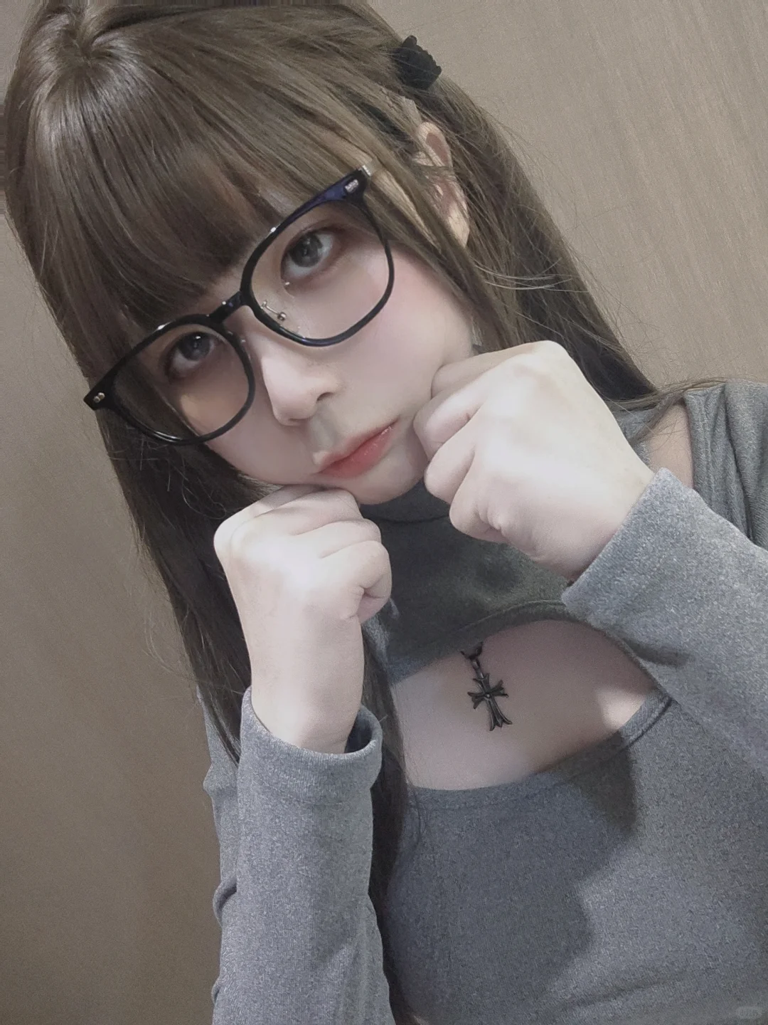 这次又是土土眼镜双马尾