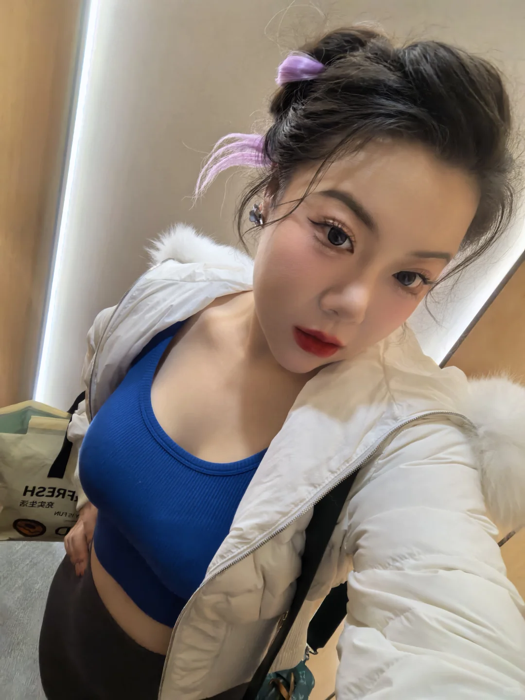 瑜伽裤是真显瘦，胖头鞋是绝配