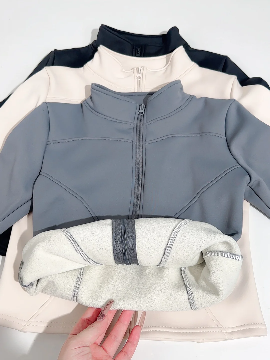 秋冬运动保暖攻略👉加绒瑜伽外套显瘦又保暖