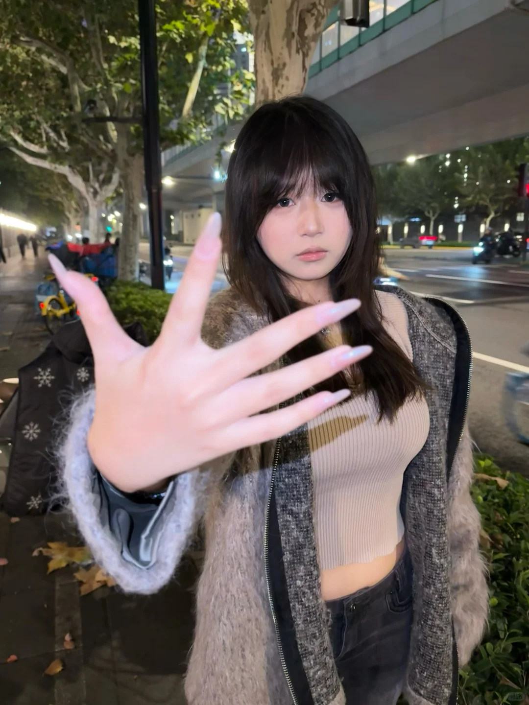 额没有衣服穿了