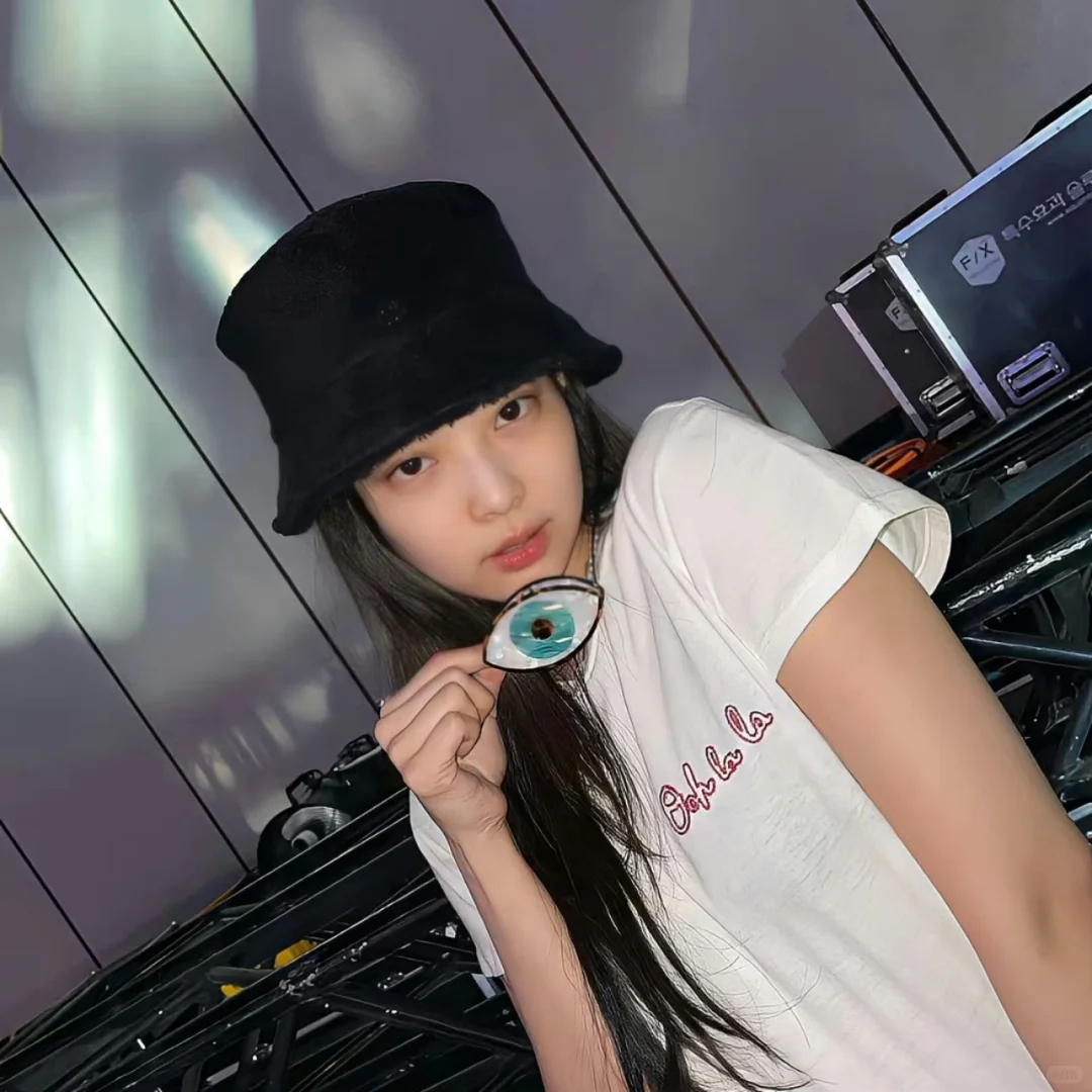 Jnenie 早期素颜头像